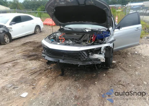 2024 Honda Accord Hybrid Sport-L z USA, uszkodzony, nr VIN 1HGCY2F73RA076150